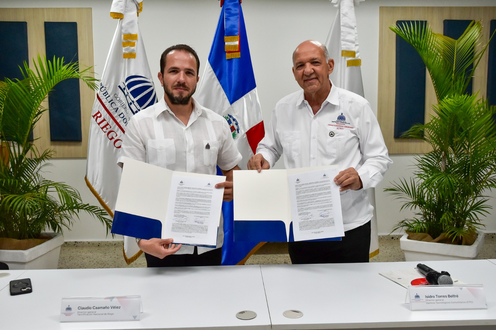 Centros Tecnológicos Comunitarios y La Dirección de Tecnificación Nacional de Riego (TNR) suscriben acuerdo interinstitucional.