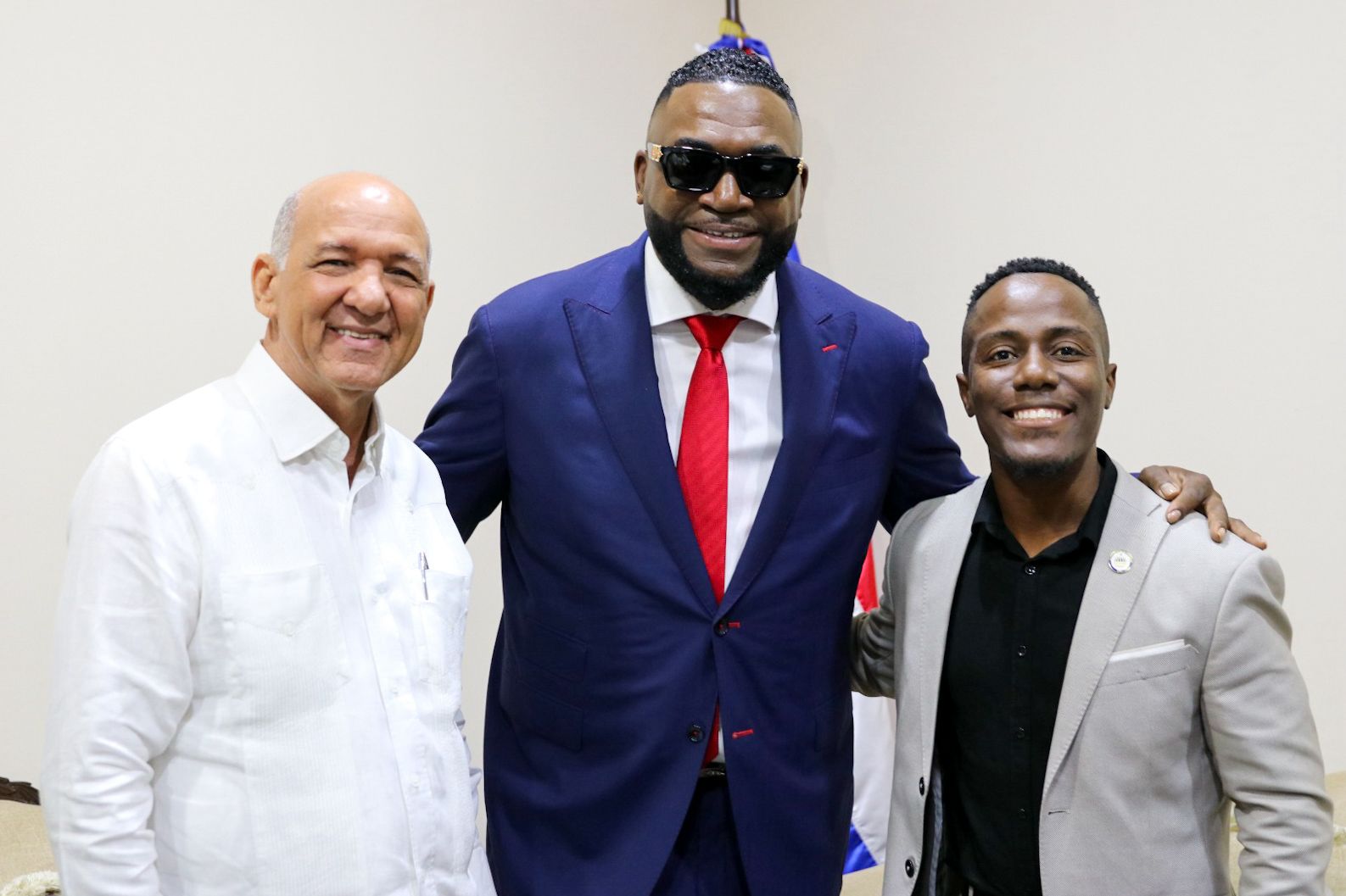 Centros Tecnologicos Comunitarios participan en la entrega del Humanitarian Award 2025 al inmortal de Cooperstown David Ortiz.